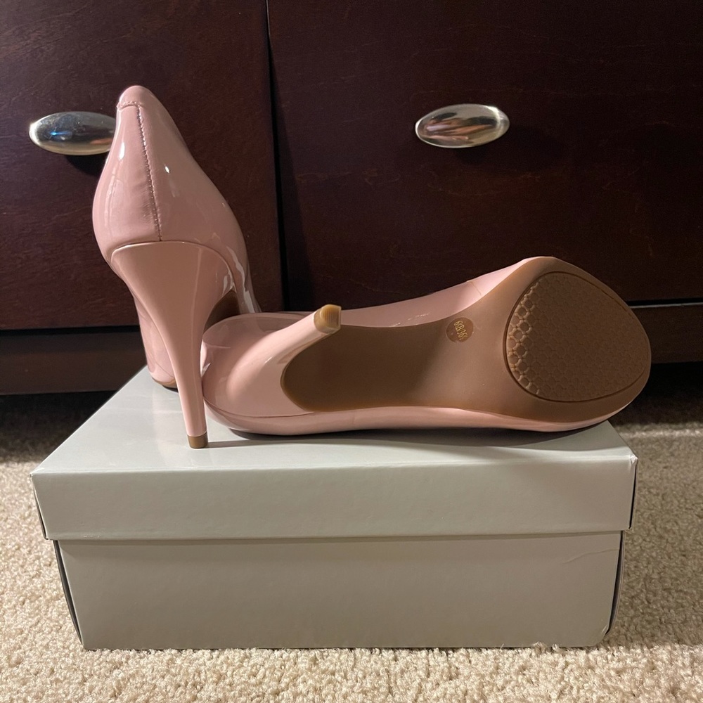 Heels - Picture 5 of 5
